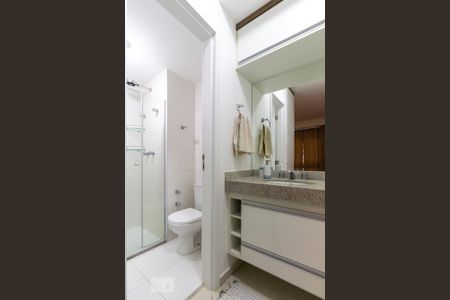 Studio para alugar com 39m², 1 quarto e 1 vaga Studio para alugar com 39m², 1 quarto e 1 vagaBanheiro