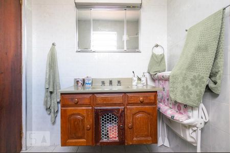 Casa à venda com 299m², 2 quartos e 2 vagasBanheiro da Suíte