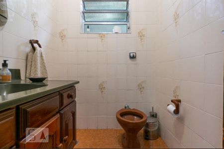 Casa à venda com 299m², 2 quartos e 2 vagasLavabo