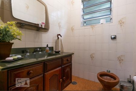 Casa à venda com 299m², 2 quartos e 2 vagasLavabo