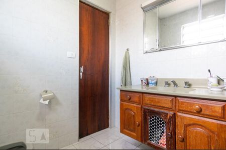 Casa à venda com 299m², 2 quartos e 2 vagasBanheiro da Suíte