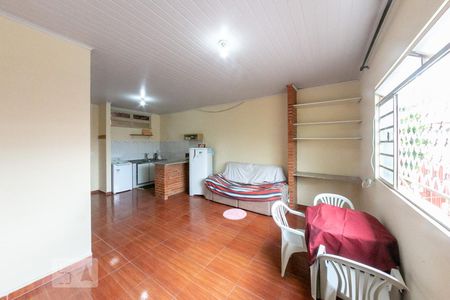 Quarto de kitnet/studio para alugar com 1 quarto, 30m² em Carlos Prates, Belo Horizonte