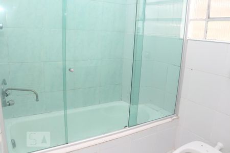 Apartamento para alugar com 129m², 3 quartos e sem vagaBanheiro