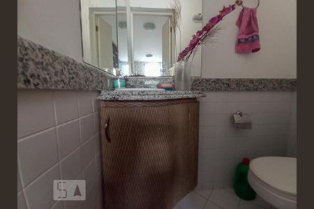 Apartamento à venda com 109m², 3 quartos e sem vaga Apartamento à venda com 109m², 3 quartos e sem vagaLavabo