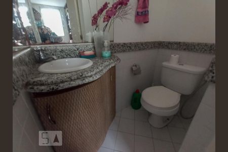 Apartamento à venda com 109m², 3 quartos e sem vaga Apartamento à venda com 109m², 3 quartos e sem vagaLavabo