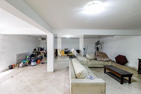 Casa à venda com 400m², 4 quartos e 3 vagas Casa à venda com 400m², 4 quartos e 3 vagasPorão
