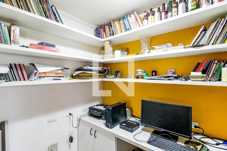 Casa à venda com 400m², 4 quartos e 3 vagas Casa à venda com 400m², 4 quartos e 3 vagasEscritório