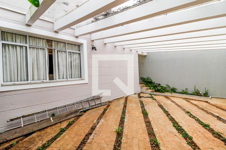 Casa à venda com 400m², 4 quartos e 3 vagas Casa à venda com 400m², 4 quartos e 3 vagasGaragem