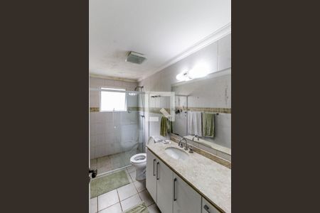 Casa à venda com 400m², 4 quartos e 3 vagas Casa à venda com 400m², 4 quartos e 3 vagasBanheiro Suíte 2