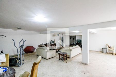 Casa à venda com 400m², 4 quartos e 3 vagas Casa à venda com 400m², 4 quartos e 3 vagasPorão