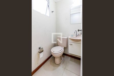 Casa à venda com 400m², 4 quartos e 3 vagas Casa à venda com 400m², 4 quartos e 3 vagasLavabo