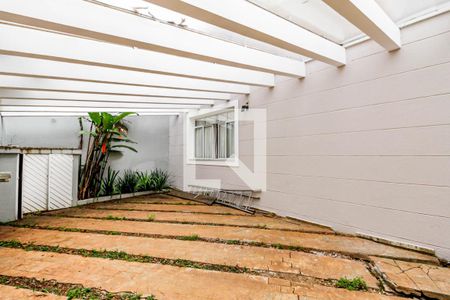 Casa à venda com 400m², 4 quartos e 3 vagas Casa à venda com 400m², 4 quartos e 3 vagasGaragem