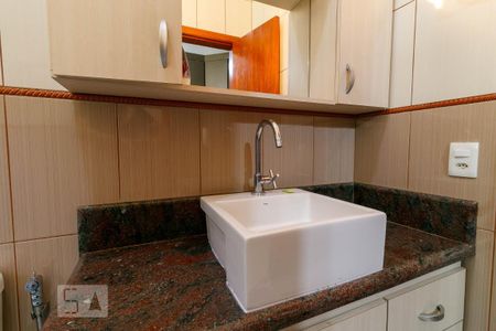Casa à venda com 250m², 4 quartos e 3 vagasBanheiro 1