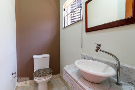 Casa à venda com 250m², 4 quartos e 3 vagasLavabo