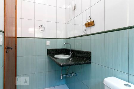 Casa à venda com 250m², 4 quartos e 3 vagasBanheiro 2