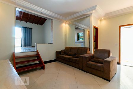 Sala 1 de casa para alugar com 4 quartos, 250m² em Jardim Nordeste, São Paulo