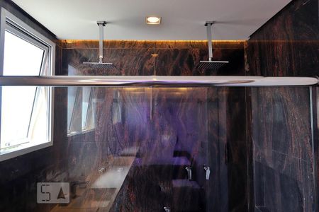 Apartamento à venda com 227m², 3 quartos e 4 vagasBanheiro da Suíte 1