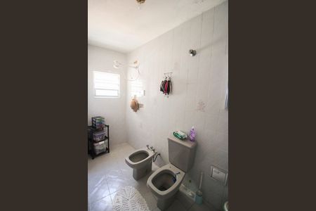 Banheiro da Suíte de casa para alugar com 3 quartos, 333m² em Vila Carmosina, São Paulo