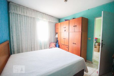 Suíte de casa para alugar com 3 quartos, 315m² em Vila Carmosina, São Paulo
