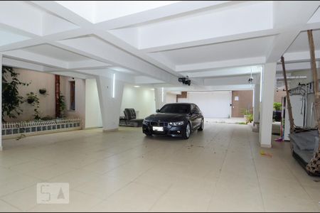 Casa à venda com 411m², 5 quartos e 8 vagasGaragem