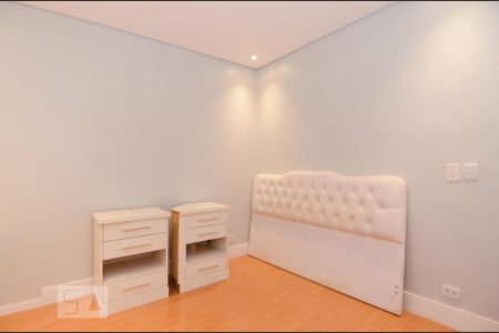 Casa à venda com 411m², 5 quartos e 8 vagasQuarto 1 - Suíte