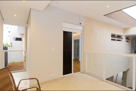 Casa à venda com 411m², 5 quartos e 8 vagasVaranda da Suíte 3