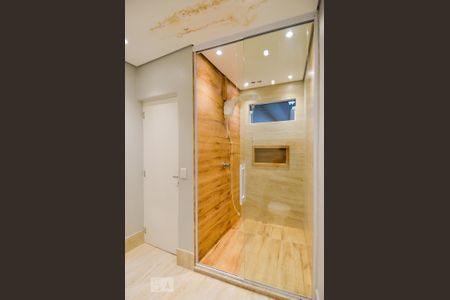 Casa à venda com 411m², 5 quartos e 8 vagasBanheiro da Suíte 2