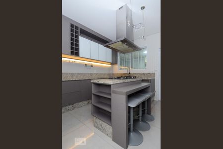 Casa à venda com 411m², 5 quartos e 8 vagasCozinha