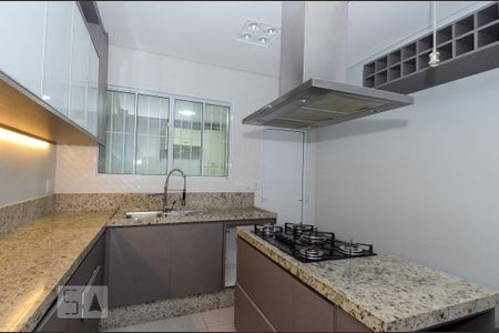Casa à venda com 411m², 5 quartos e 8 vagasCozinha