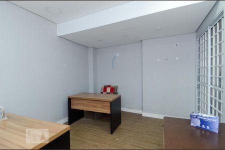 Casa à venda com 411m², 5 quartos e 8 vagasEscritório