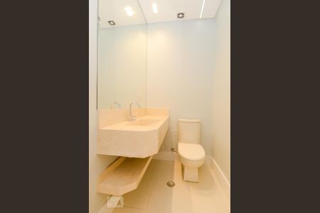 Casa à venda com 411m², 5 quartos e 8 vagasLavabo