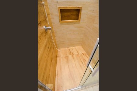 Casa à venda com 411m², 5 quartos e 8 vagasBanheiro da Suíte 2