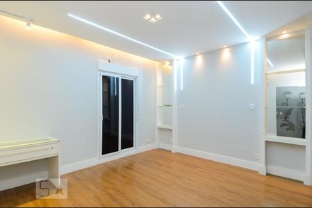 Casa à venda com 411m², 5 quartos e 8 vagasQuarto 3 - Suíte