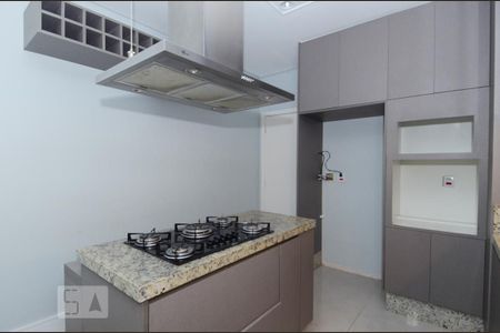 Casa à venda com 411m², 5 quartos e 8 vagasCozinha