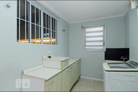 Casa à venda com 411m², 5 quartos e 8 vagasÁrea de Serviço