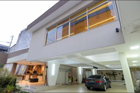 Casa à venda com 411m², 5 quartos e 8 vagasFrente da Casa