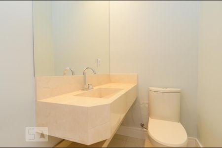 Casa à venda com 411m², 5 quartos e 8 vagasLavabo