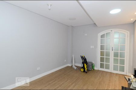 Casa à venda com 411m², 5 quartos e 8 vagasQuarto de Serviço