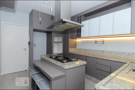 Casa à venda com 411m², 5 quartos e 8 vagasCozinha
