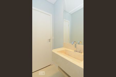 Casa à venda com 411m², 5 quartos e 8 vagasLavabo