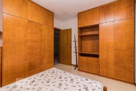 Dormitório de apartamento à venda com 1 quarto, 48m² em Azenha, Porto Alegre