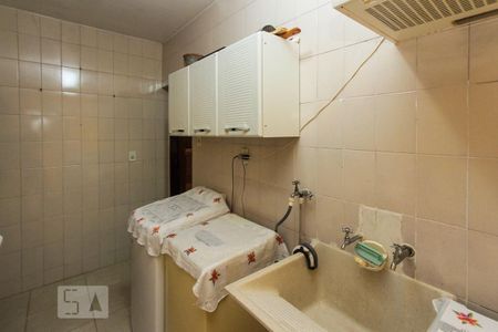 Casa à venda com 230m², 3 quartos e 3 vagasÁrea de Serviço