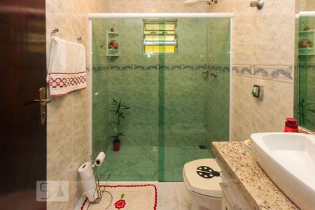 Casa à venda com 230m², 3 quartos e 3 vagasBanheiro 02