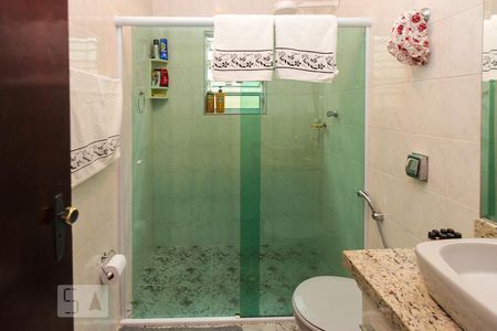 Casa à venda com 230m², 3 quartos e 3 vagasBanheiro