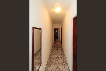 Casa à venda com 230m², 3 quartos e 3 vagasCorredor