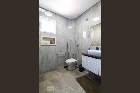 Banheiro de casa à venda com 3 quartos, 114m² em Conjunto Habitacional Marechal Mascarenhas de Morais, São Paulo