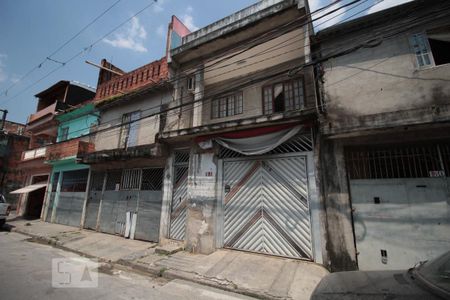 Casa para alugar com 240m², 2 quartos e 2 vagasFachada