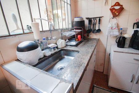 Casa à venda com 150m², 3 quartos e 3 vagascozinha