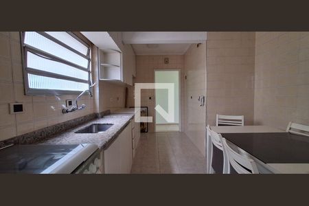 Cozinha  de apartamento à venda com 2 quartos, 79m² em Vila Palmares, Santo André