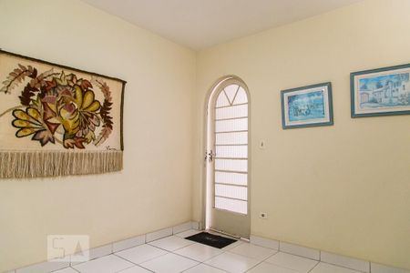 Casa à venda com 330m², 3 quartos e 2 vagasÁrea de serviço